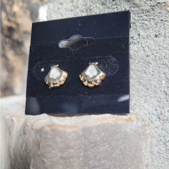 New! Small Shell Gold Stud Earrings with Pearl Inlay - Picture 3 of 3